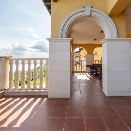 Golf Villa