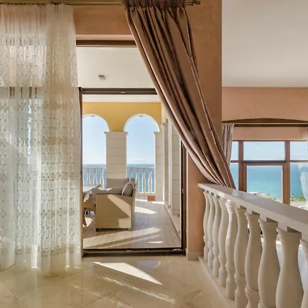 Golf Villa *