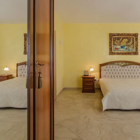 Golf Villa *