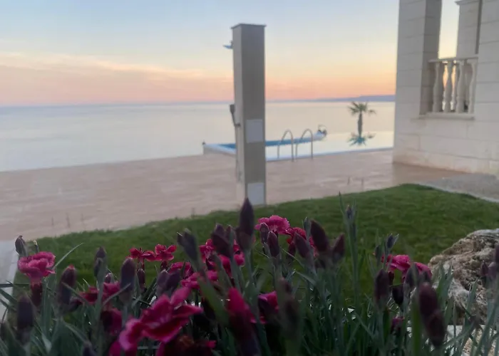 Луксозна вила Golf *