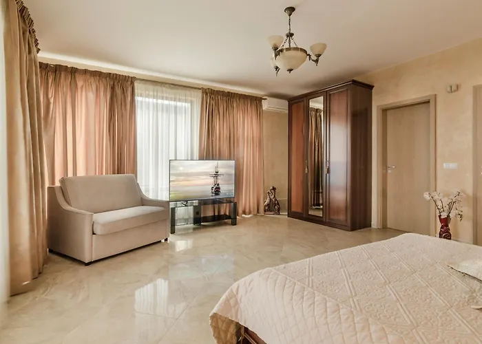 Golf Луксозна вила Балчик