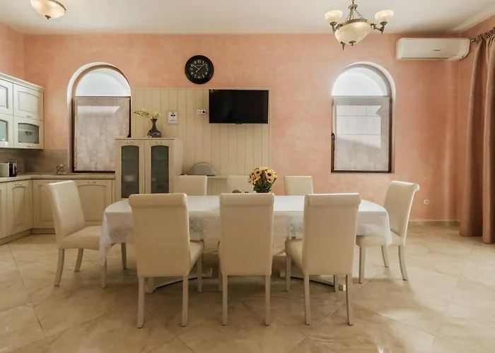 Golf Луксозна вила Балчик